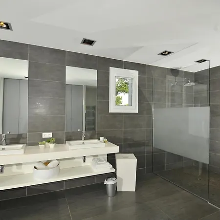 Saint-jean-de-luz Sleeps 12 Pool Air Con Wifi Vila Saint-Jean-de-Luz