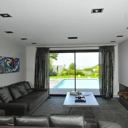 Saint-jean-de-luz Sleeps 12 Pool Air Con Wifi